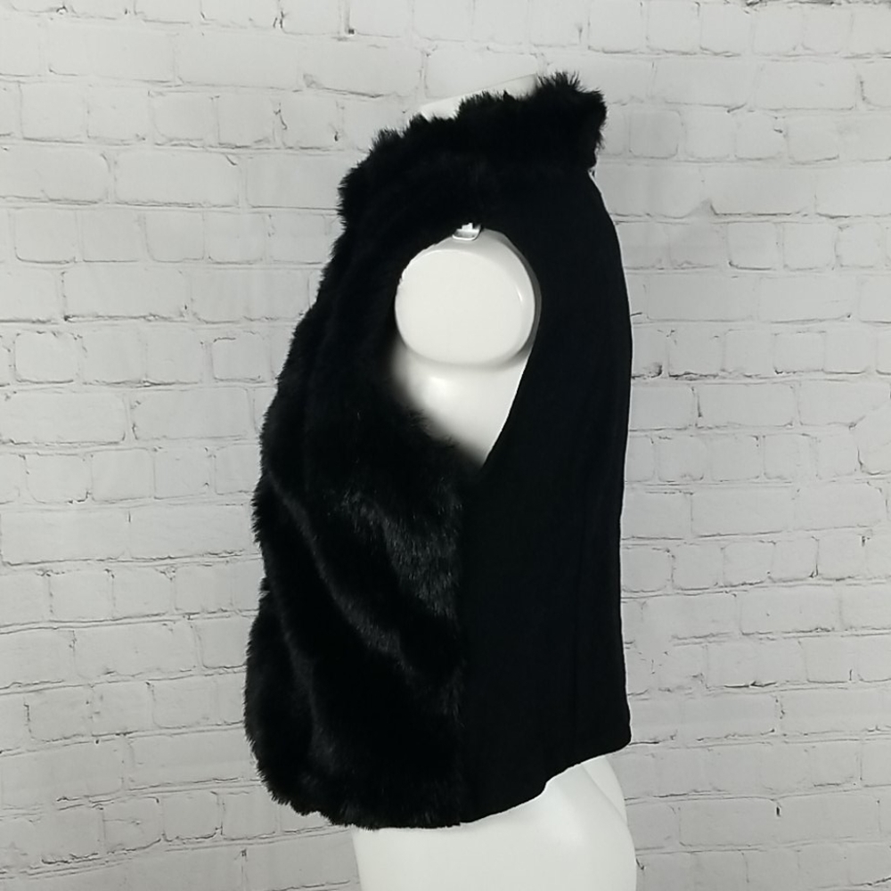 Reference Faux fur Vest - Picture 2 of 5